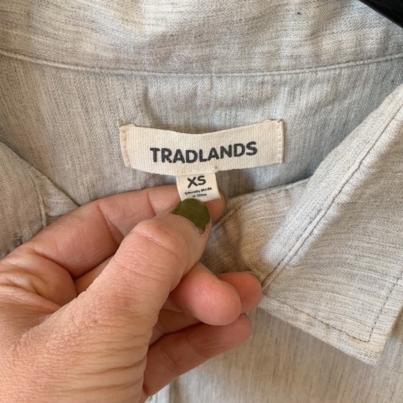Tradlands 101 Jessica Grey Button Up - Picture 4 of 4